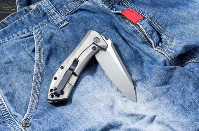 Is It Illegal to Carry a Pocket Knife