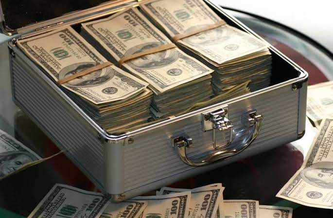 Is It Illegal To Save A Large Amount Of Cash At Home