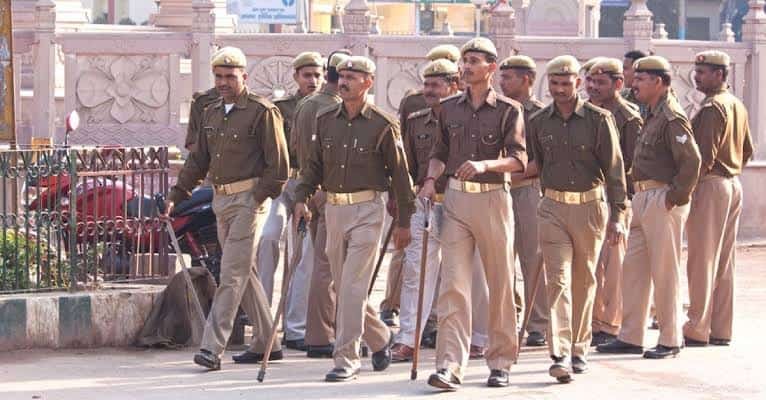 Is It Legal To Wear A Police Uniform In India