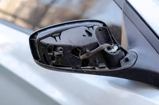 Is It Illegal to Drive Without a Side Mirror